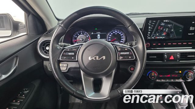 Kia K3 2022 — photo 22