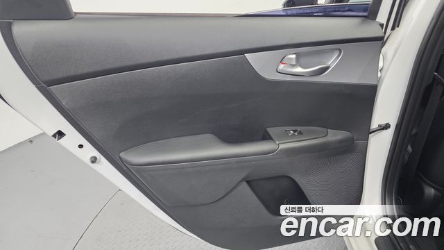 Kia K3 2022 — photo 15