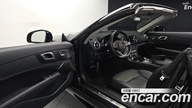 Mercedes-Benz SL-Class 2017 — photo 13