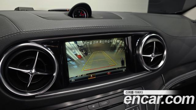 Mercedes-Benz SL-Class 2017 — photo 20
