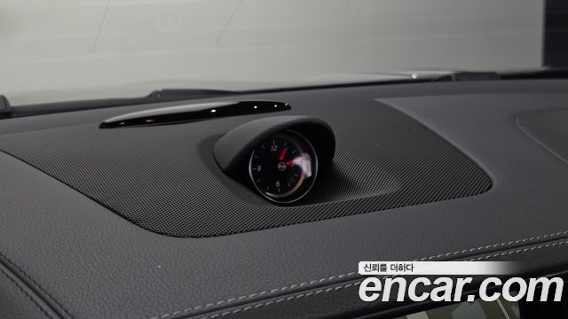 Mercedes-Benz SL-Class 2017 — photo 25
