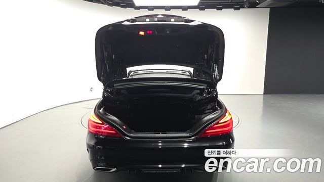 Mercedes-Benz SL-Class 2017 — photo 26