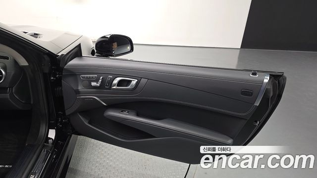 Mercedes-Benz SL-Class 2017 — photo 14