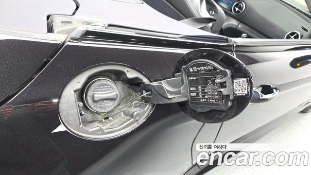 Mercedes-Benz SL-Class 2017 — photo 28