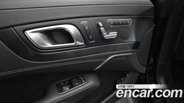 Mercedes-Benz SL-Class 2017 — photo 31