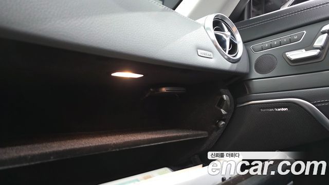 Mercedes-Benz SL-Class 2017 — photo 32