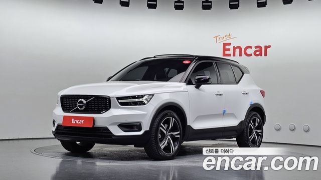 Volvo XC40 2021 — photo 1