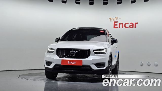 Volvo XC40 2021 — photo 3