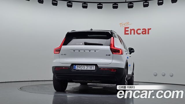 Volvo XC40 2021 — photo 4