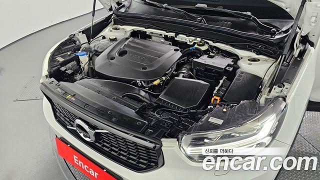 Volvo XC40 2021 — photo 6
