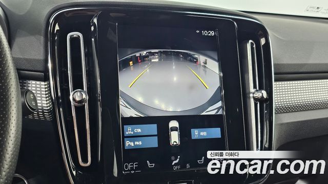 Volvo XC40 2021 — photo 14
