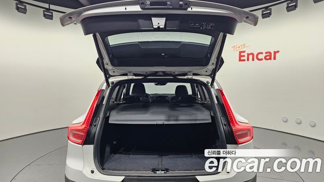 Volvo XC40 2021 — photo 17