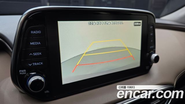 Hyundai Santafe 2019 — photo 21