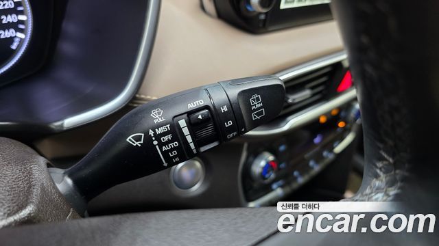 Hyundai Santafe 2019 — photo 26