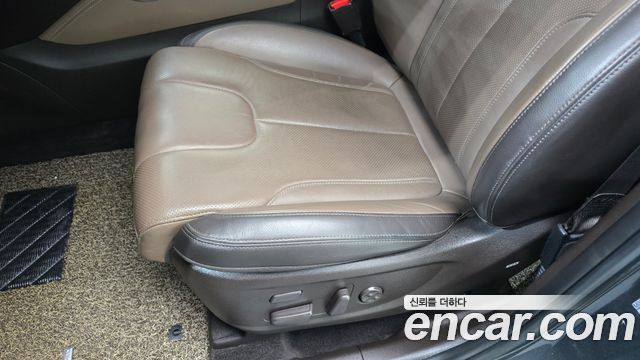 Hyundai Santafe 2019 — photo 32
