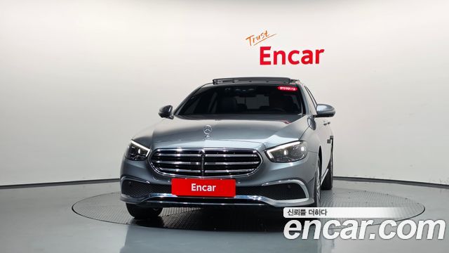 Mercedes-Benz E-Class 2023 — photo 3