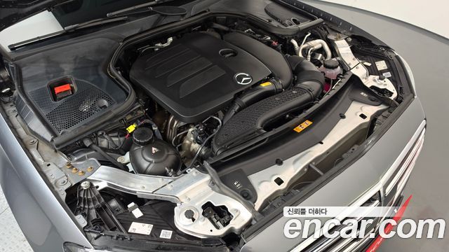 Mercedes-Benz E-Class 2023 — photo 6