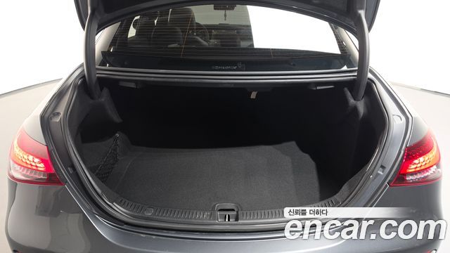 Mercedes-Benz E-Class 2023 — photo 31