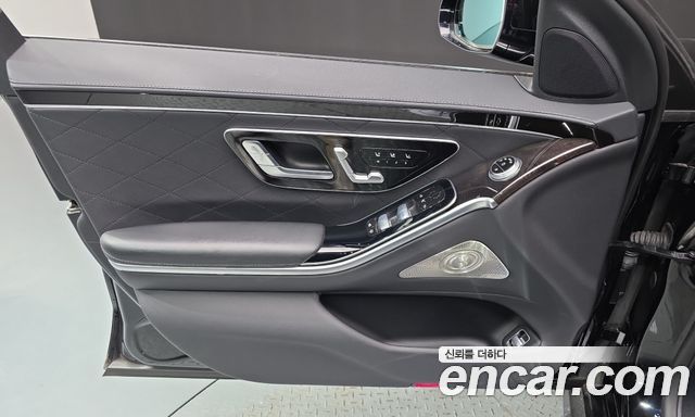 Mercedes-Benz S-Class 2022 — photo 14