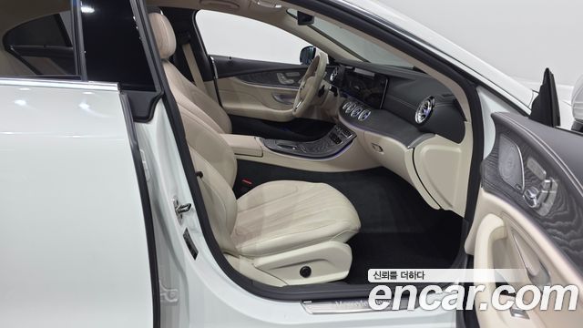 Mercedes-Benz CLS-Class 2021 — photo 16