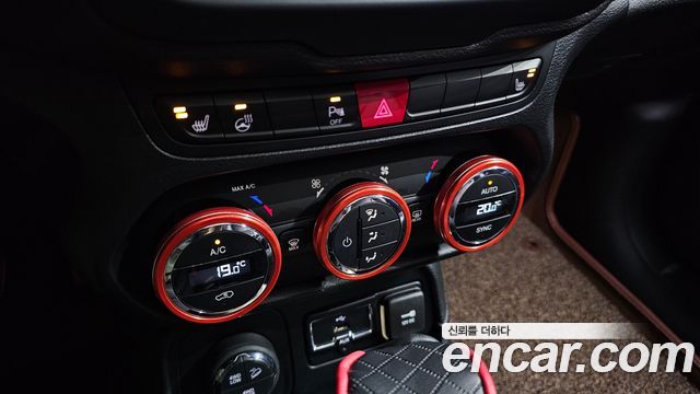 Jeep Renegade 2015 — photo 18