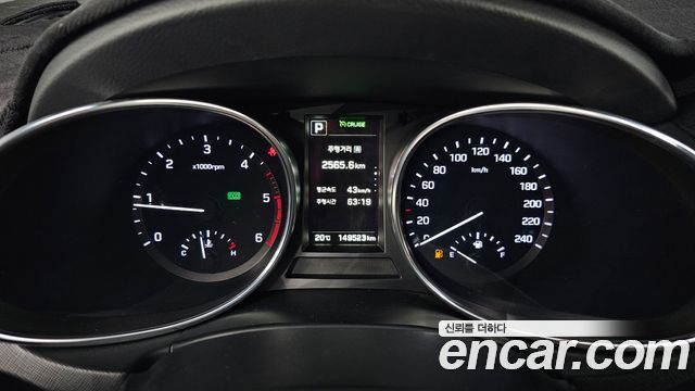Hyundai Santafe 2016 — photo 11