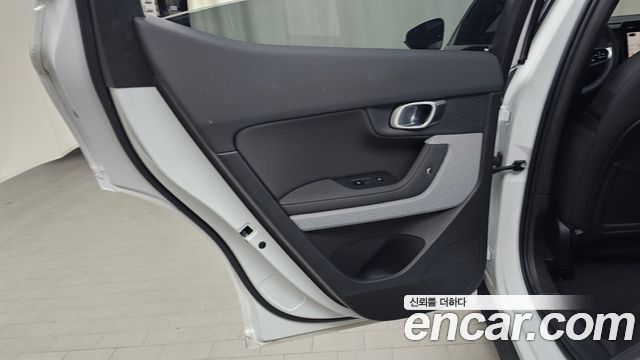 Polestar Polestar 2 2022 — photo 15