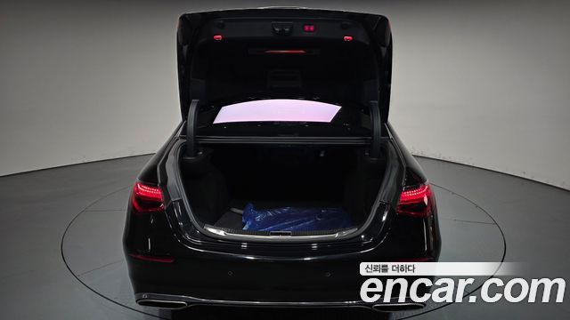 Mercedes-Benz S-Class 2021 — photo 39
