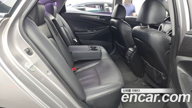 Hyundai Sonata 2013 — photo 18