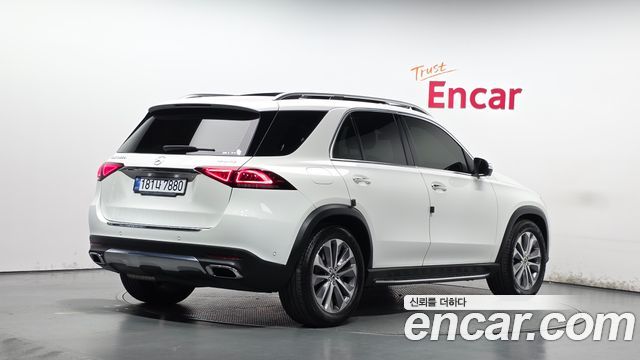 Mercedes-Benz GLE-Class 2022 — photo 2