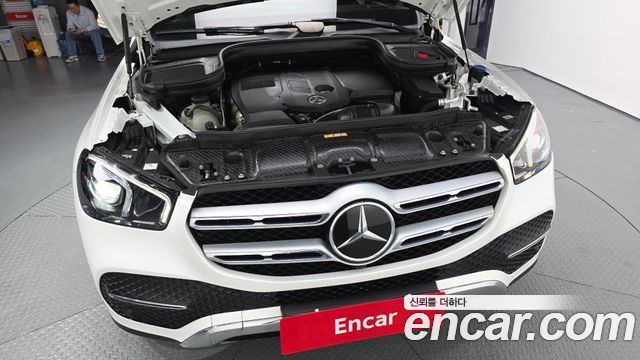 Mercedes-Benz GLE-Class 2022 — photo 6