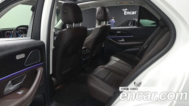 Mercedes-Benz GLE-Class 2022 — photo 17