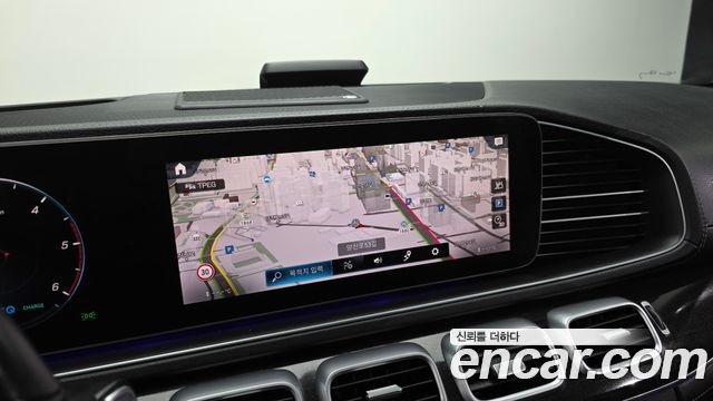 Mercedes-Benz GLE-Class 2022 — photo 21