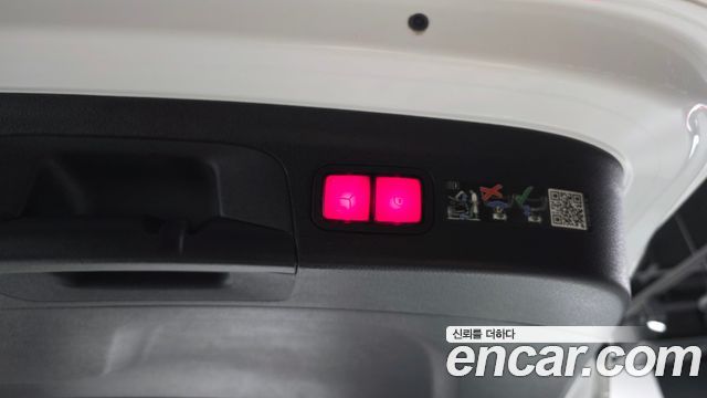 Mercedes-Benz GLE-Class 2022 — photo 26