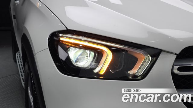 Mercedes-Benz GLE-Class 2022 — photo 8
