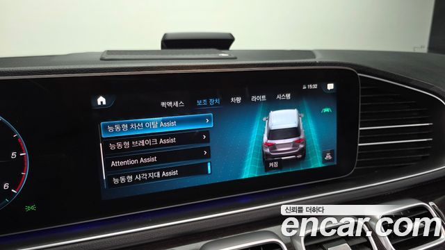 Mercedes-Benz GLE-Class 2022 — photo 32
