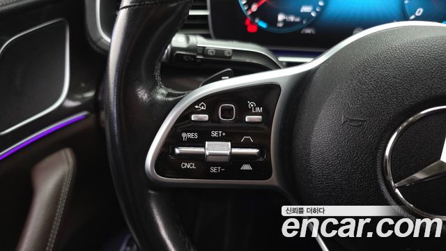 Mercedes-Benz GLE-Class 2022 — photo 36