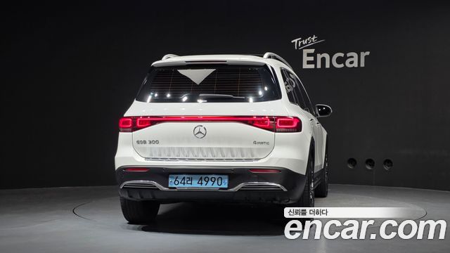 Mercedes-Benz EQB 2022 — photo 4