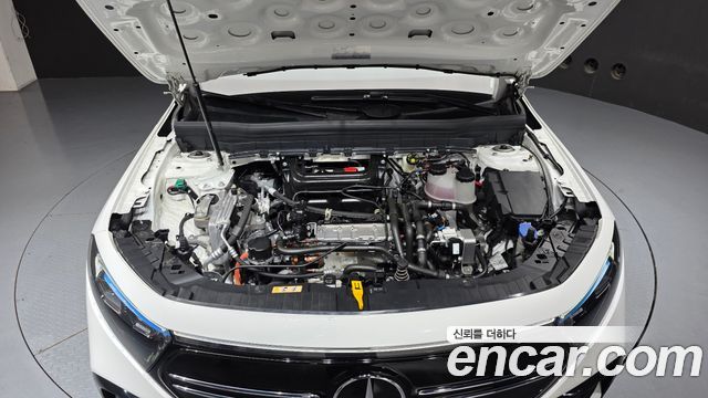 Mercedes-Benz EQB 2022 — photo 6