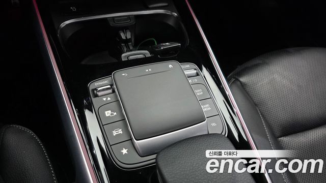 Mercedes-Benz EQB 2022 — photo 12