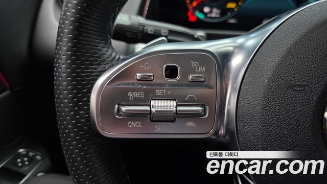 Mercedes-Benz EQB 2022 — photo 22