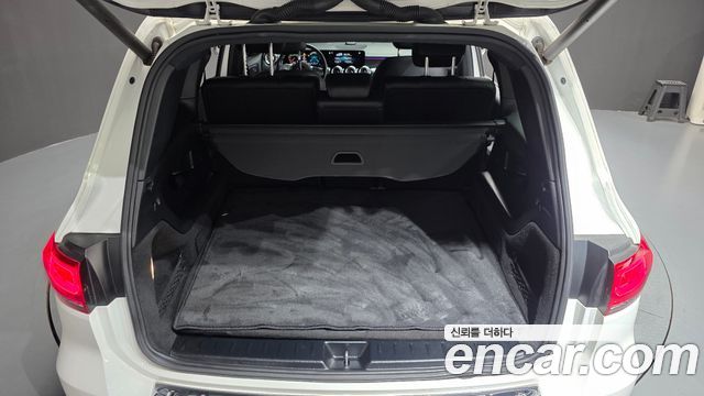 Mercedes-Benz EQB 2022 — photo 25