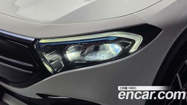 Mercedes-Benz EQB 2022 — photo 8