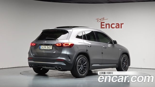 Mercedes-Benz GLA-Class 2023 — photo 2