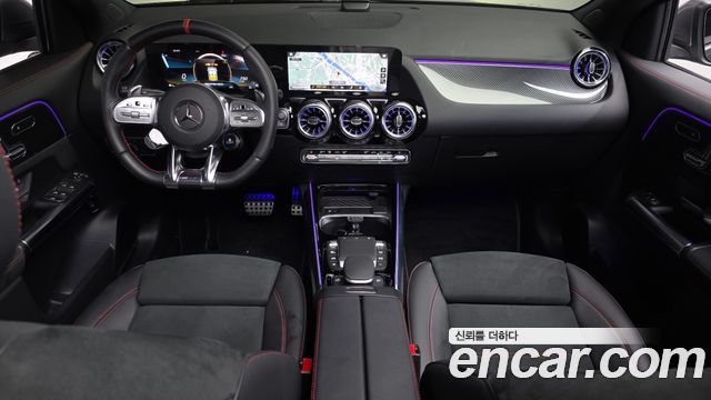 Mercedes-Benz GLA-Class 2023 — photo 10