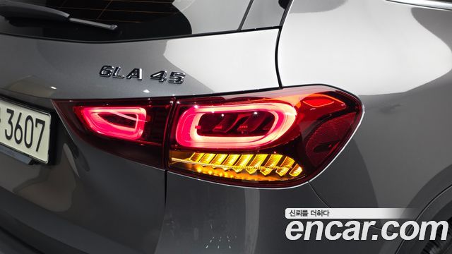 Mercedes-Benz GLA-Class 2023 — photo 9