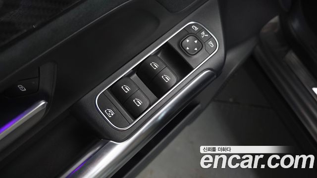 Mercedes-Benz GLA-Class 2023 — photo 34