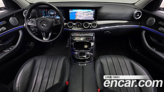Mercedes-Benz E-Class 2017 — photo 10