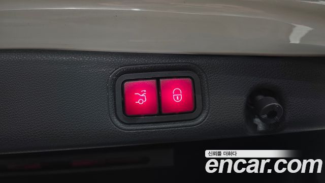 Mercedes-Benz E-Class 2017 — photo 26
