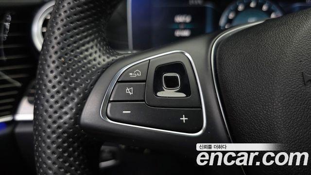 Mercedes-Benz E-Class 2017 — photo 30